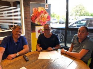 Seth Karstens met WP van den Berg en Dick Kooij